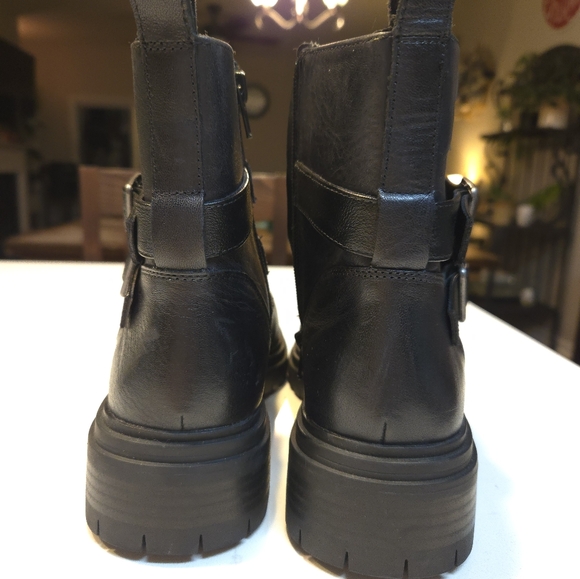 Lucky Brand Woman's Boots - Picture 8 of 15